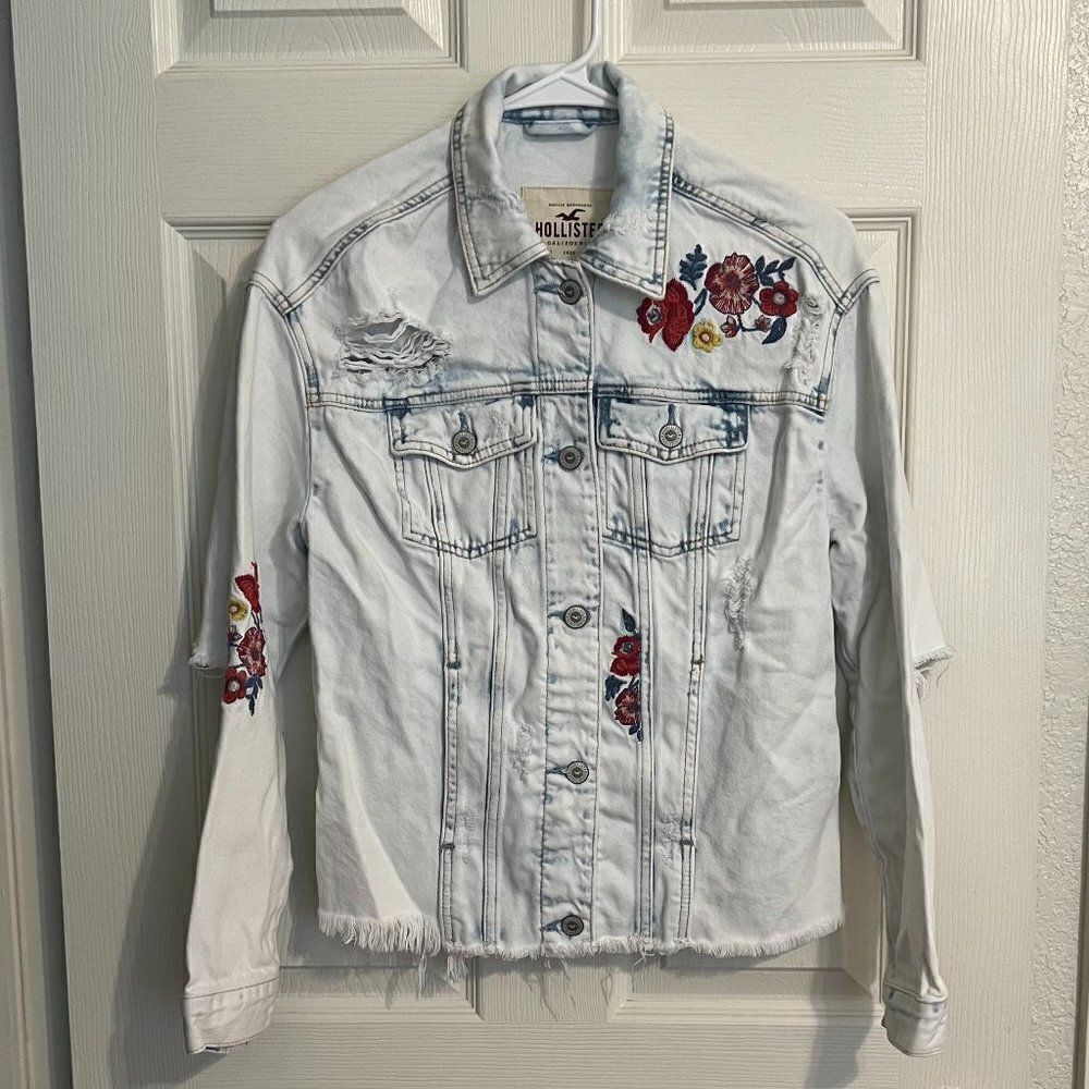 Hollister Distressed Embroidered Floral Jean Jacket Size XS
